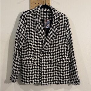 Doe & Rae Black and White Blazer